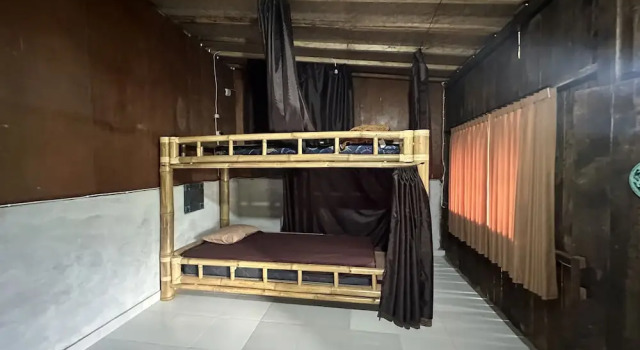 Кровать в общем номере Tiny ECO Bamboo Ubud