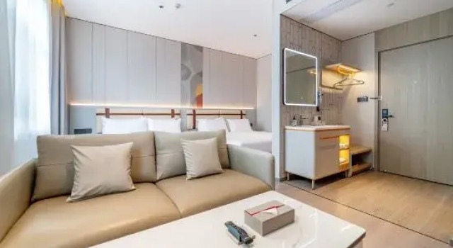 Люкс Home Inn (Wuxi Qingqi Road Wanda Plaza)