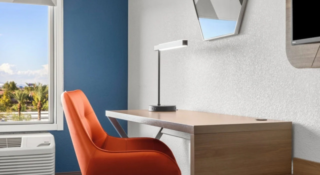 Четырёхместный люкс Holiday Inn Express & Suites Phoenix West Tolleson by IHG