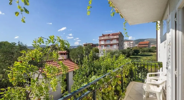 Кровать в общем номере (женский номер) с видом на море Hostel Oktarin