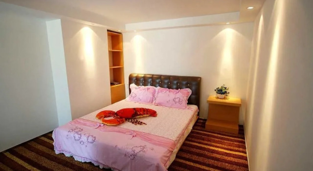 Holiday Bay Fashion Hotel
