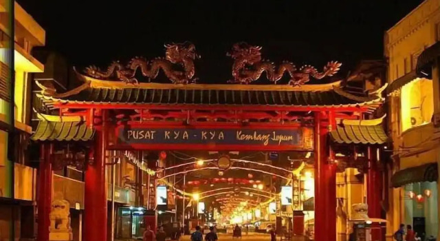 Hotel Grand Sumatera, Rezerwuj Hotel Hotele 3-gwiazdkowe w Surabaja, w pobliżu Tunjungan Mall, 3*