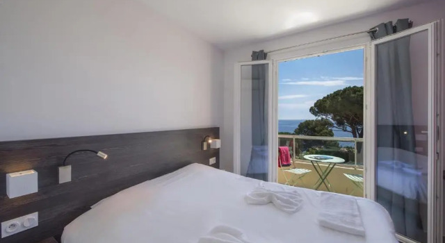 Hôtel-Club du Domaine dAiguebelle, USSIM Vacances, Забронировать Отель Ле-Лаванду Var coast