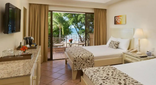 Standardní Dvoulůžkový s manželskou postelí pokoj a výhledem Hotel Tamarindo Diria Beach Resort