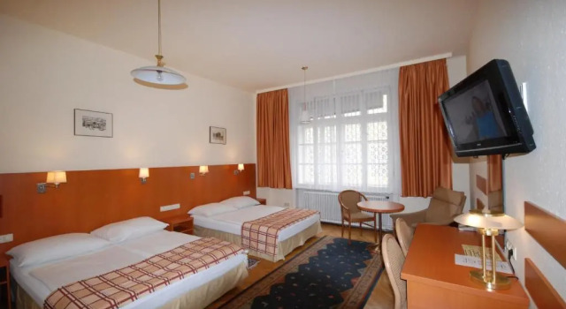 Номер Family Continental Hotel-Pension