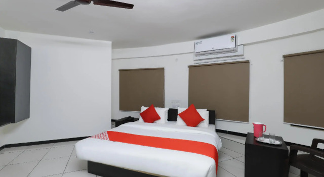 OYO 47041 Hotel Tilak, Rezerwuj Hotel Hotele w Gujarat ze śniadaniem, Śniadanie