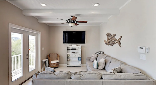 Gorgeous East Beach W/ Pool - Steps To Sand 5 Bedroom Home, Varaa Lomakoti Huvilat kohteessa Alabama, Villa