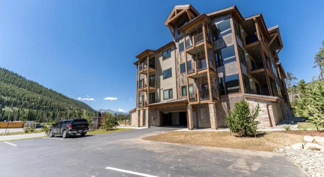 Clearwater Lofts Building 1 by Summit County Mountain Retreats