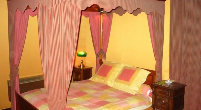 Château Camping de la Grange Fort, Rezervați Teren de campat Les Pradeaux Puy-de-Dôme