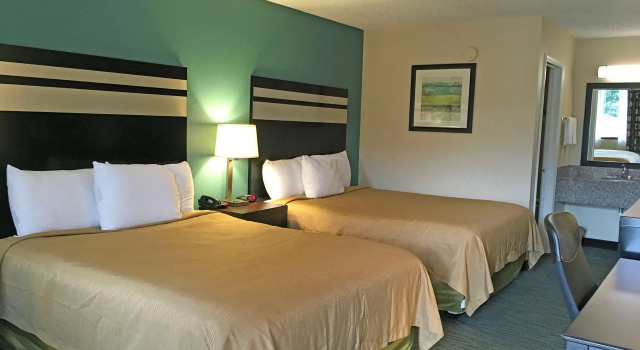 Четырёхместный номер Standard GuestHouse Inn Dothan