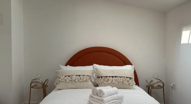 Коттедж Classic Ideal Bristol Getaway - 3 bed Harbourside Home