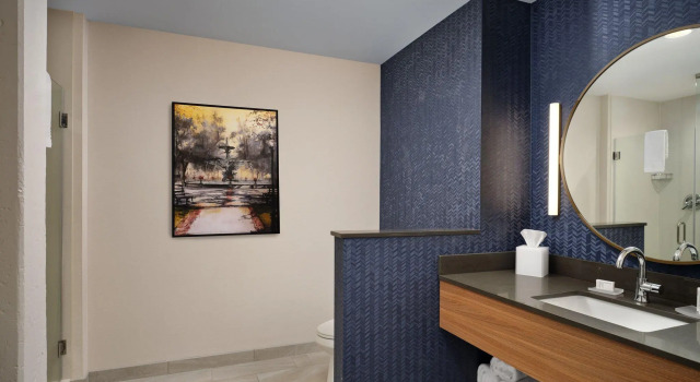 Четырёхместный номер Standard Fairfield Inn & Suites Madison Historic Eagle Cotton Mill