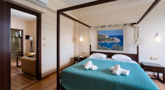 Люкс Deluxe Ladiko Suites - Faliraki