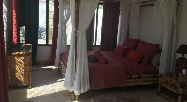 Mas de la Butte Blanche, Rezerwuj Bed and Breakfast Hotele w Orgon z basenem, Basen