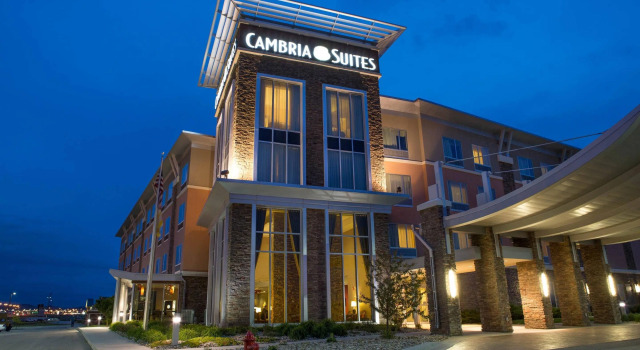 Cambria Hotel Rapid City near Mount Rushmore, Buchen Sie Hotel Rapid City Black Hills National Forest