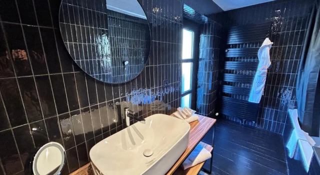 Полулюкс Hôtel Restaurant Baud