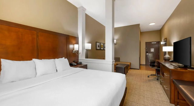 Двухместный люкс Comfort Suites West Omaha