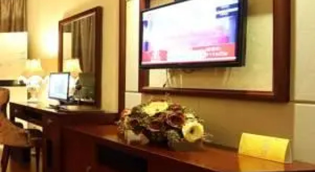 Yi Jiangnan Holiday Hotel, Rezerwuj Hotel Hotele 3-gwiazdkowe w Fengjing, 3*