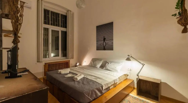 Wehost apartment with Fireplace