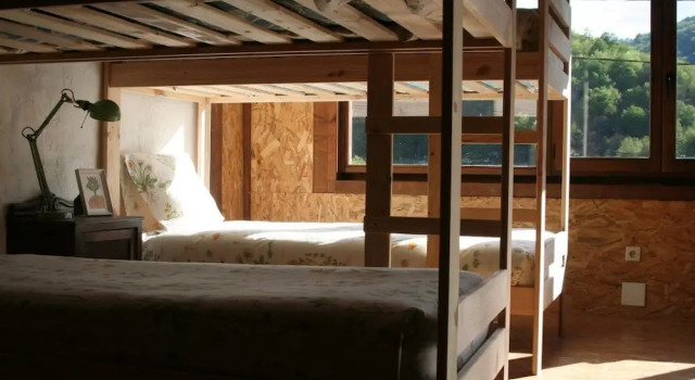 Albergue Les Xendes. Parque de Redes - Hostel