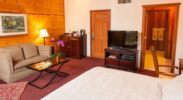 Двухместный номер Superior с балконом и с видом на сад Stanford Inn & Resort on the Mendocino Coast