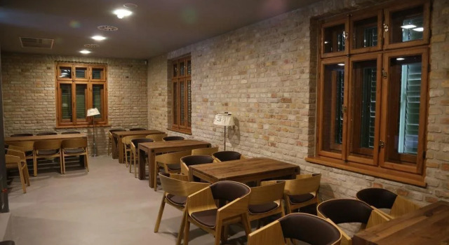 Fenyves Yacht Club, Rezervați Hotel Hoteluri în Siófok cu parcare, Parcare