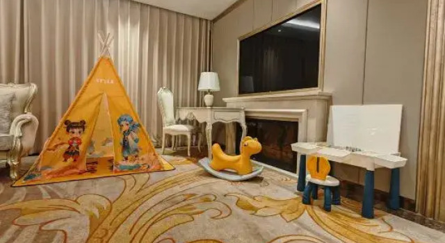 Люкс Executive Peace International Hotel