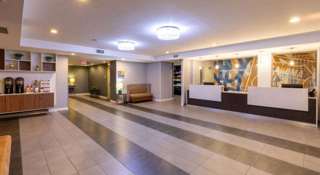 La Quinta Inn & Suites by Wyndham Tulsa Downtown/Route 66, Foglalás Szálloda Tulsa Oklahoma
