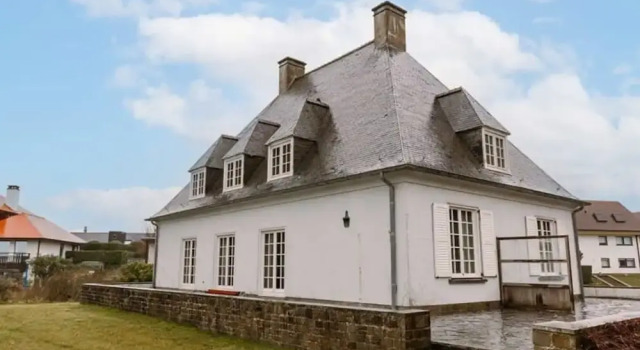 Luxe 5-bedroom Villa With Panoramic Views, Rezerwuj Willa Hotele w Bruksela z parkingiem, Parking