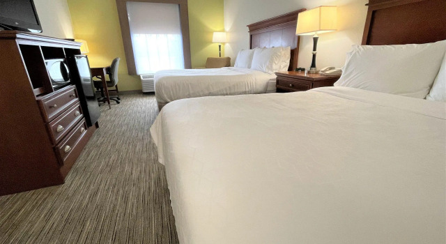 Четырёхместный номер Standard Holiday Inn Express & Suites Sulphur - Lake Charles by IHG