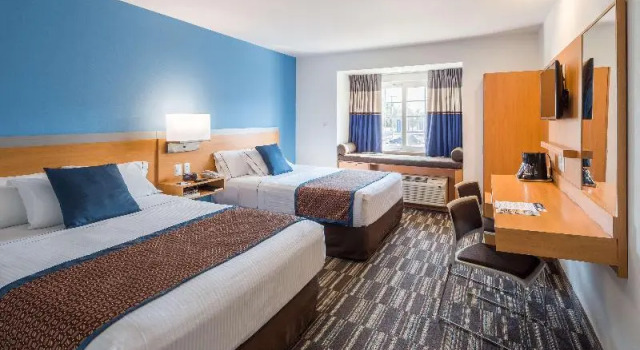 Шестиместный номер Standard Microtel Inn & Suites by Wyndham Culiacán