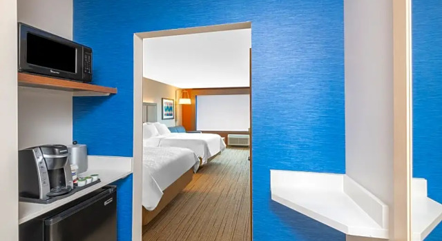 Четырёхместный люкс Holiday Inn Express & Suites - Phoenix - Airport North by IHG