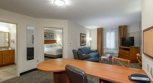 Двухместный номер Deluxe Candlewood Suites Mobile-Downtown by IHG