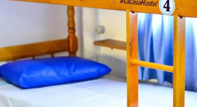 Кровать в общем номере (женский номер) La Casa Hostel