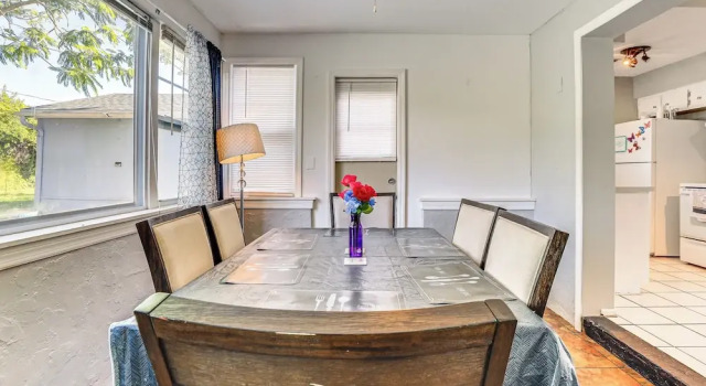 7 Mi to Beach: Cozy Home w/ Yard in Englewood!, Buchen Sie Ferienhaus Villen in Englewood, Villa
