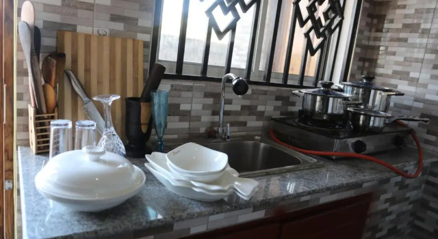 PEARL LULU MODERN BNB Homestay, Забронировать Отель «постель и завтрак» Отели Дар-эс-Салама с парковкой, рядом с Zanzibar Ferry Terminal, Парковка