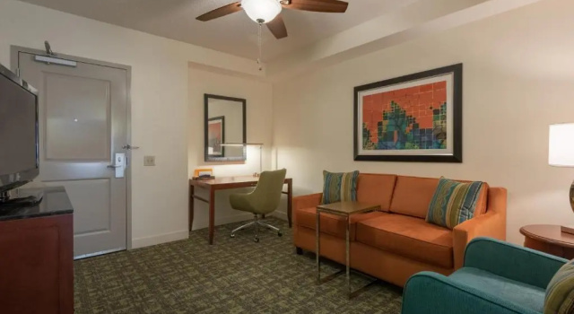 Двухместный люкс Hilton Garden Inn Meridian