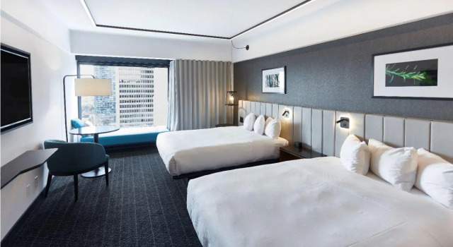 Четырёхместный номер Superior Hotel Bonaventure Montreal