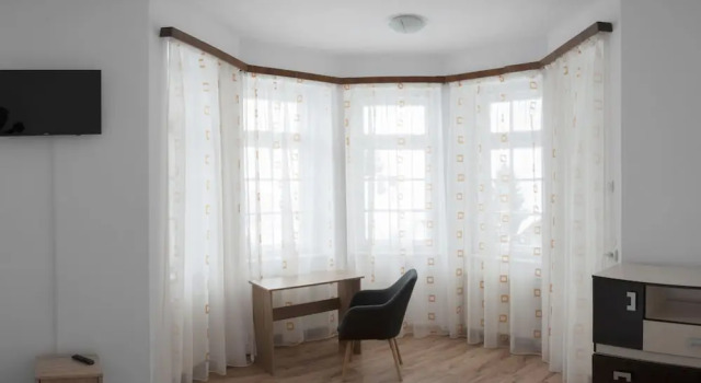 Iezer Residence, Забронировать Отель Отели Брашова с парковкой, рядом с Площадь городского совета, Парковка