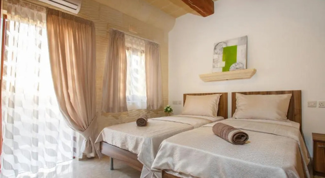 Вилла с 4 комнатами Carini Farmhouses