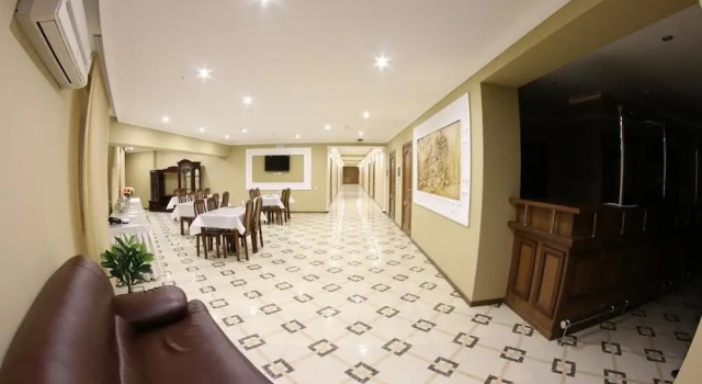 Sky Lux Hotel