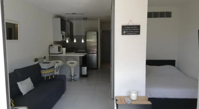Le Corinthe studio apartment, Забронировать Апартаменты/квартира Отели Антиб с парковкой, рядом с Antibes Archaeology Museum, Парковка