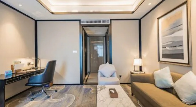 Люкс Deluxe Huzhou Hotel