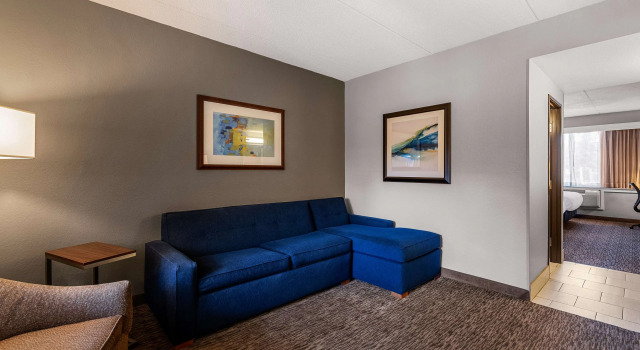 Четырёхместный люкс Best Western Bridgeview Hotel