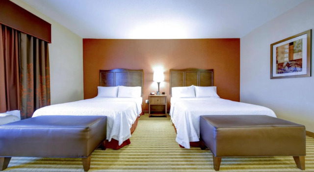 Четырёхместный номер Standard Hampton Inn & Suites Harrisburg