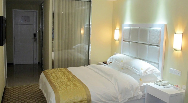 Super 8 Hotel, Prenota Hotel Hotel a Ningde con parcheggio, Parcheggio