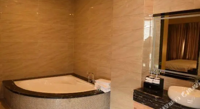 Люкс Deluxe Licheng International Hotel