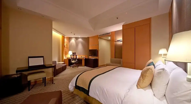 Двухместный номер Executive New World Shunde Hotel