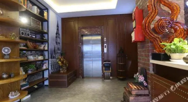James Joyce Coffetel Nanchang West Station Nanchang University, Rezerwuj Hotel Xinjian Jiangxi