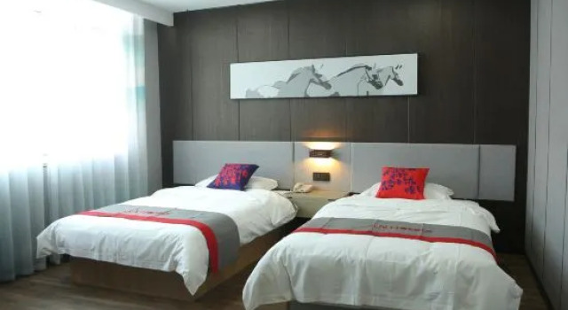 Люкс Business Junyi chain hotel (Liaocheng Xiangjiang market store)